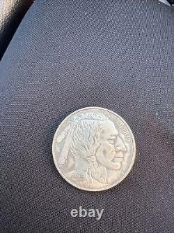1915 Buffalo Indian Head Nickel VG 5c Very Good Circulated Five Cents US Coin translates to: Pièce de 5 cents américains circulée en bon état VG, nickel tête d'indien de buffle de 1915.